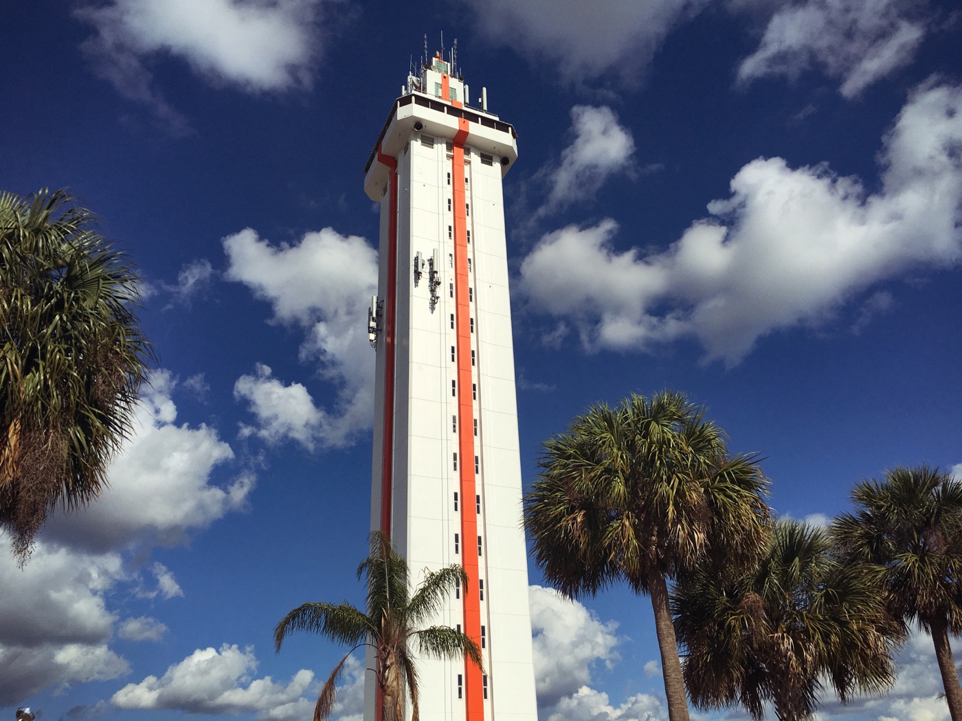 a visit to the florida citrus tower is a great stop during an original orlando tours of old florida roadside attraction day visit to historic clermont florida for a winery picnic and tasting