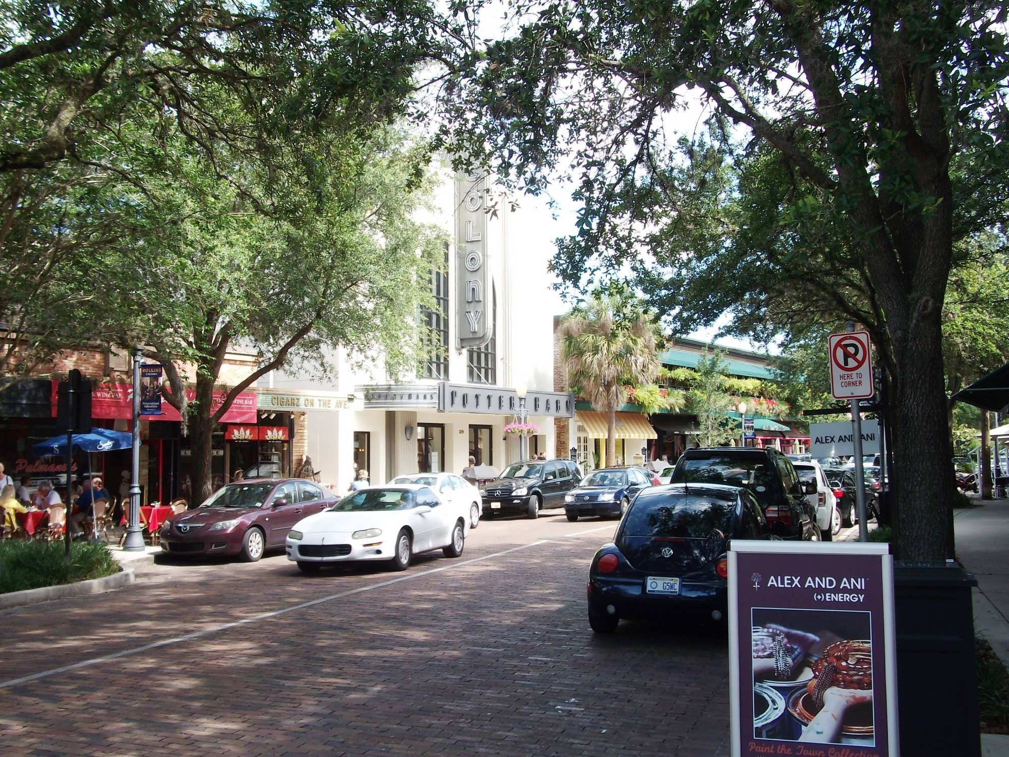 Park avenue for shopping in historic old world winter park during the boat and shopping tour on original orlando tours