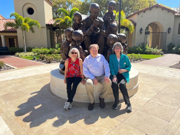 Hello Neighbor! The Mister Rogers Walking Tour - Image 2